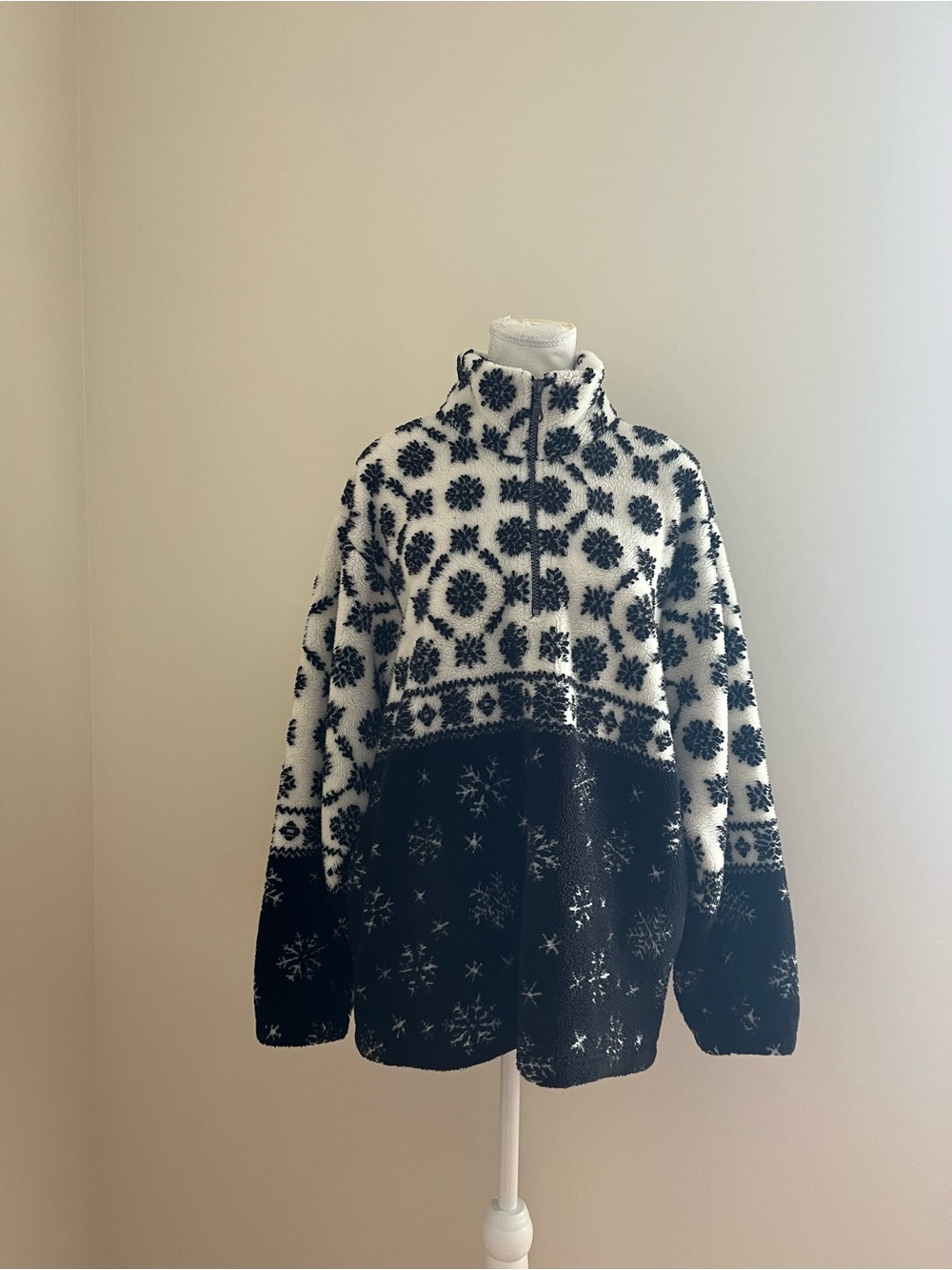 Cozy Black & White Snowflake Sherpa Jacket